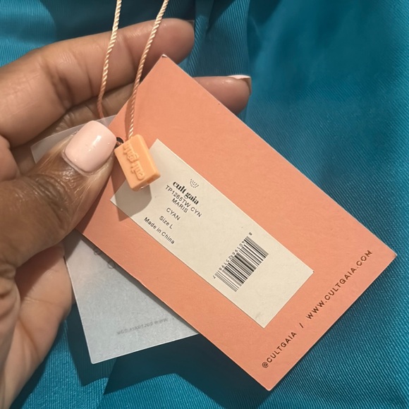 Elegant Teal Top  with Cape Sleeves - Picture 4 of 4